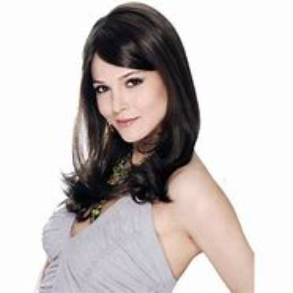 Angelina by Estetica Long Layered, Remy Human Hair Wig. 14 Inches Long NWT